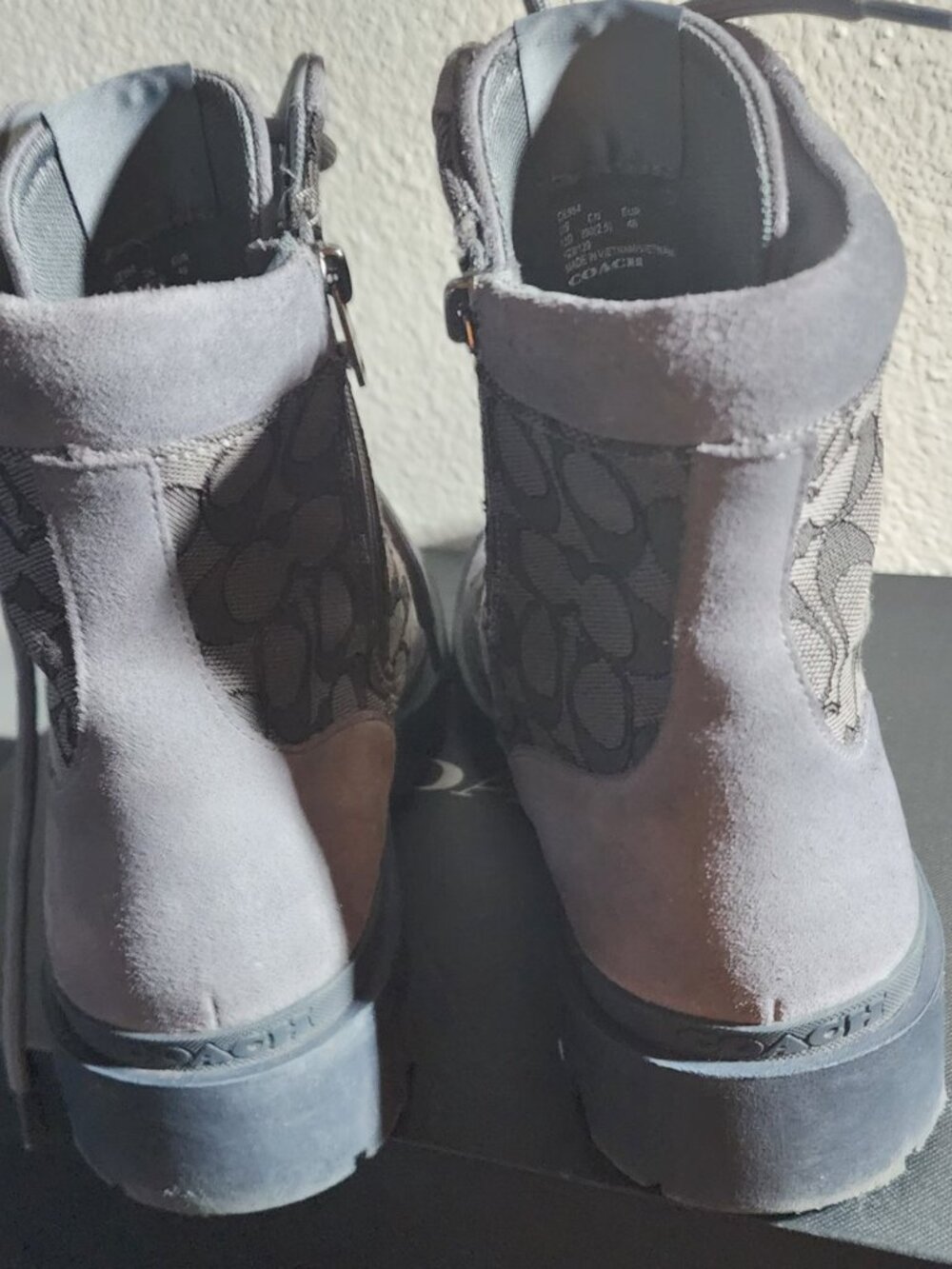 Coach Men’s Size 12 Gray Signature Lace-Up Combat Boots - Picture 3 of 4